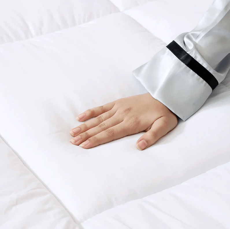 Mattress Topper Cozy & Snug - White - myhomestyle.pk