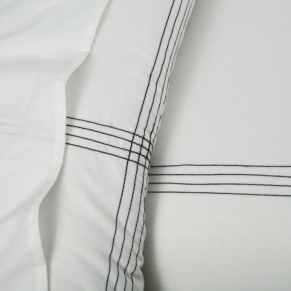 8 PCS LUXURY DUVET SET - 1265 - myhomestyle.pk
