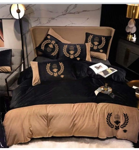 8 PCS LUXURY VELVET DUVET SET - 1231 - myhomestyle.pk